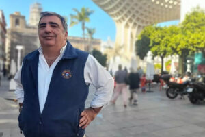 Julio Estalella en ElDiario.es: Emprender a los 50 tras sufrir un ERE o “darle la vuelta al edadismo”